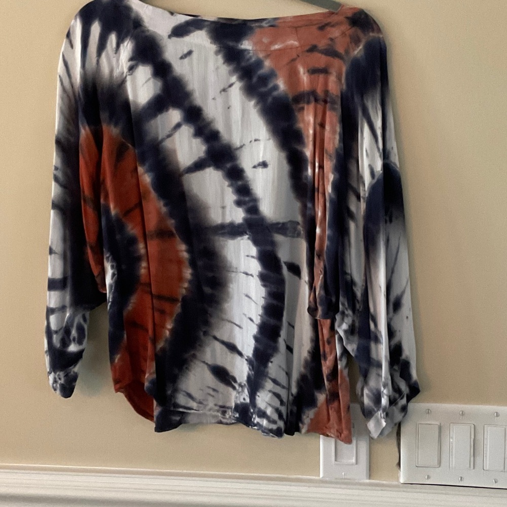 River + Sky Tie-Dye Top in Navy and Rust